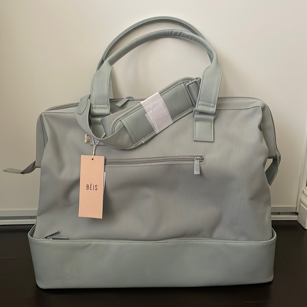 BNWT Beis Slate Weekender Bag